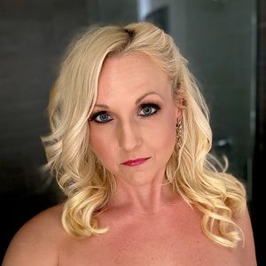 Meet your Posher, Jeannine